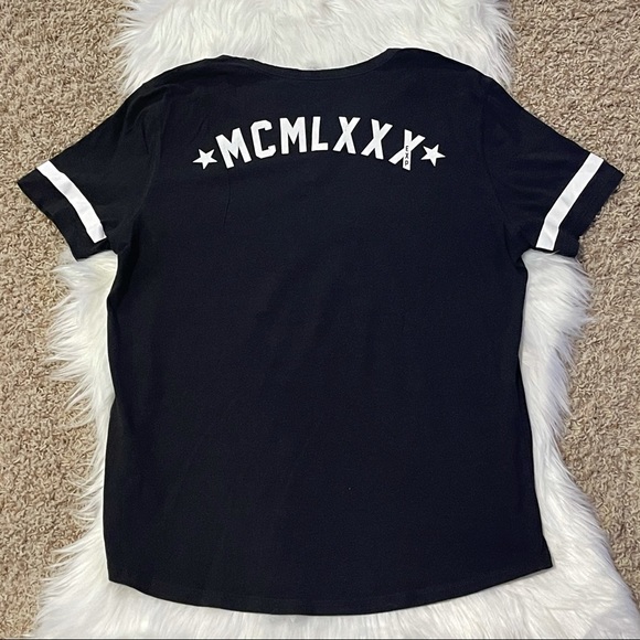 Express T-Shirt - Picture 2 of 5